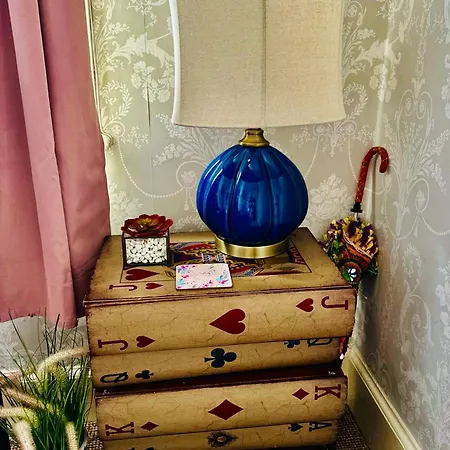 Charming Victorian House Homestay