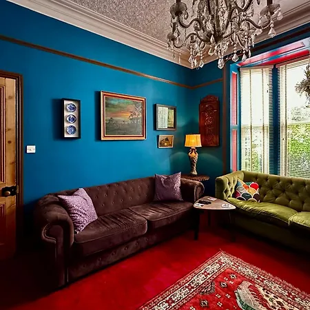 ホームステイ Charming Victorian House *