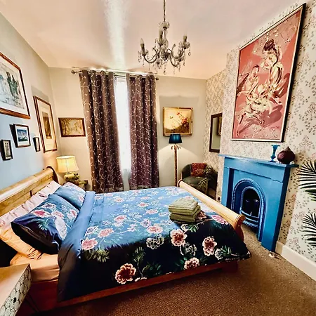 Charming Victorian House ホームステイ *