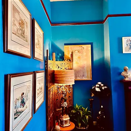 Homestay Charming Victorian House *