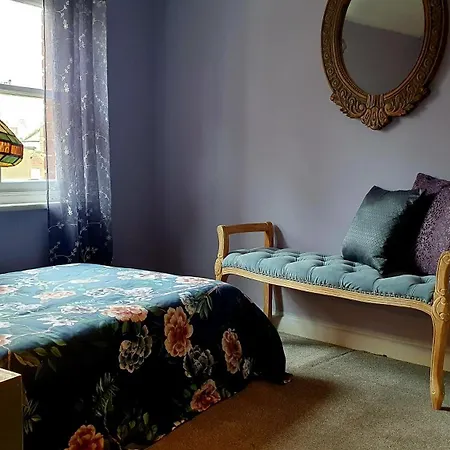 Charming Victorian House 惠特比